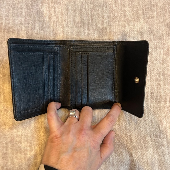 Authentic Dooney & Bourke Saffiano Leather Kyra Crossbody and Matching Wallet - Picture 16 of 16